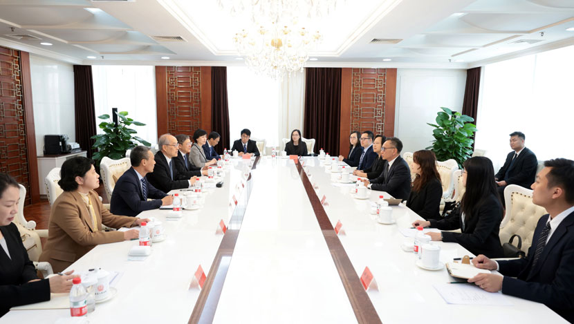 张军会见澳门检察院检察长陈子劲