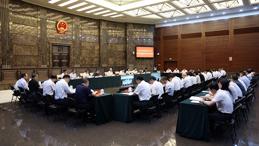 上半年数据会商，抓显绩更重潜绩