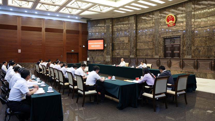 听取意见，会商推动司法公正