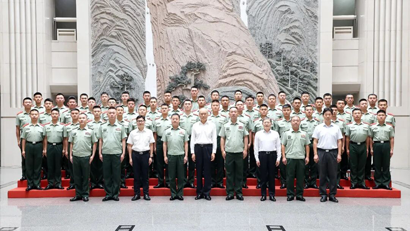 殷殷嘱托：四个“始终坚守”